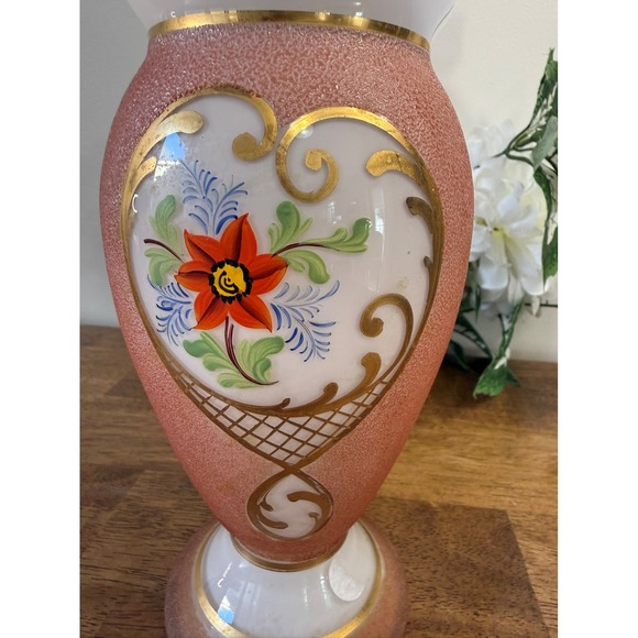Vintage Hand-Painted Pink Textured Art Glass Vase Floral Gold Accents MCM Decor - Picture 8 of 10